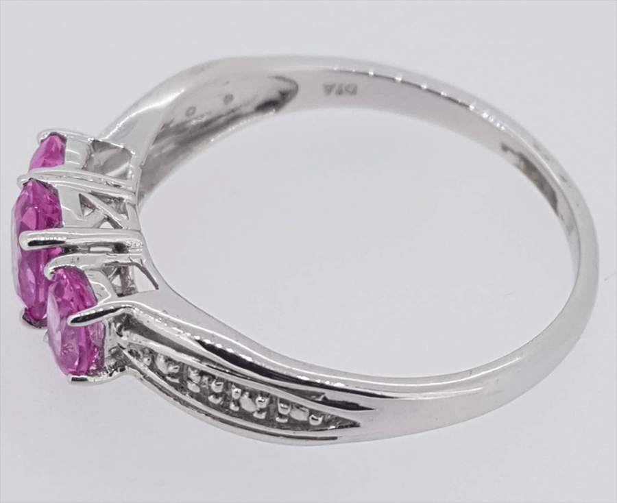 9ct White Gold Pink Sapphire 3 Stone Ring - Image 2