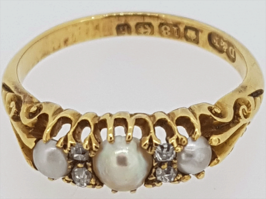 Vintage 18ct cultured Pearl and Diamond ring