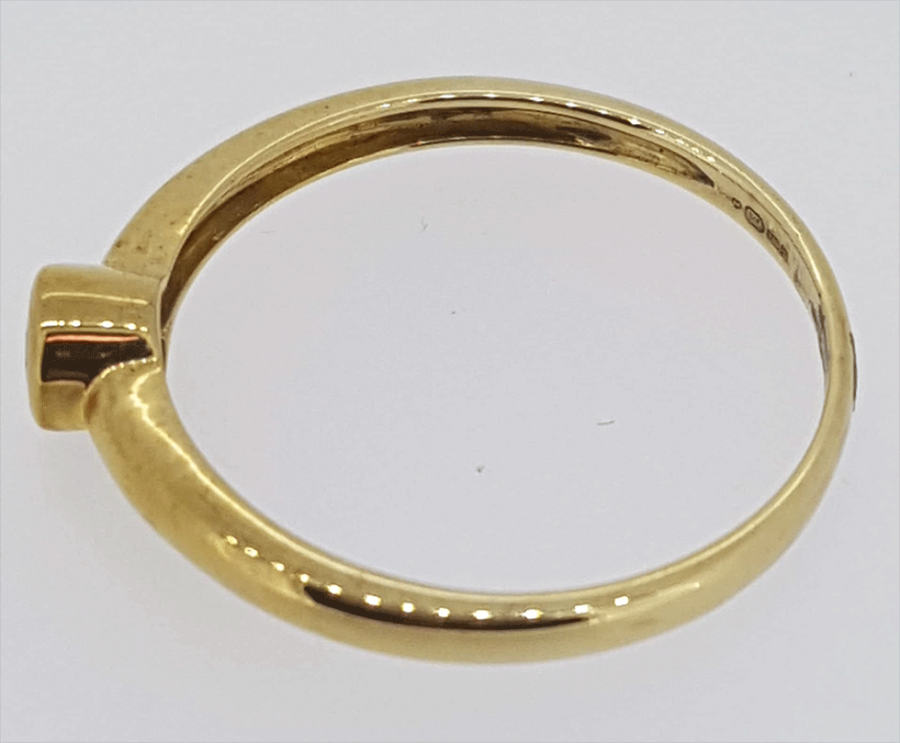 Vintage 9ct single stone rubover set diamond ring - Image 2