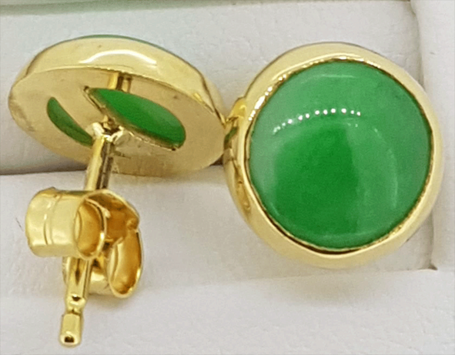 18ct Yellow Gold stunning  Green Jade stud earrings - Image 3