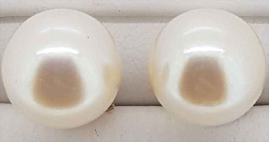 9ct Yellow Gold large cultured Pearl stud earrings