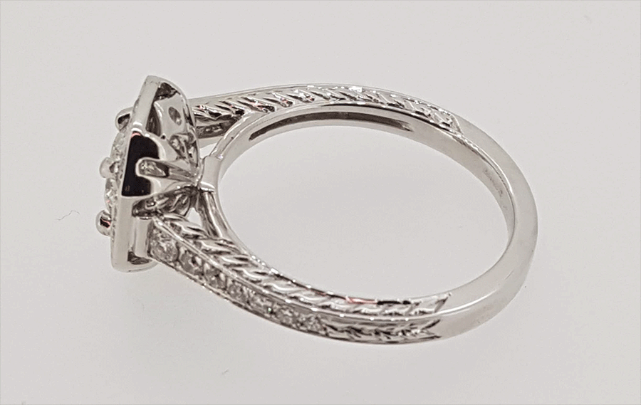 18ct White gold diamond cluster ring - Image 2