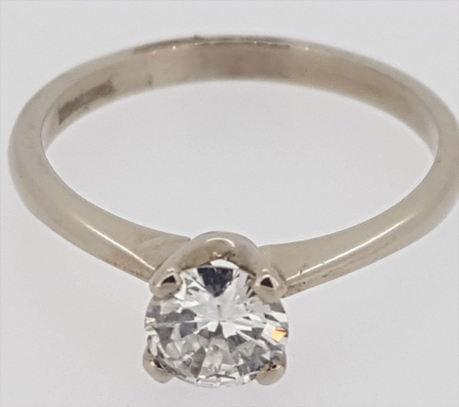 18ct White Gold Diamond Solitaire Ring