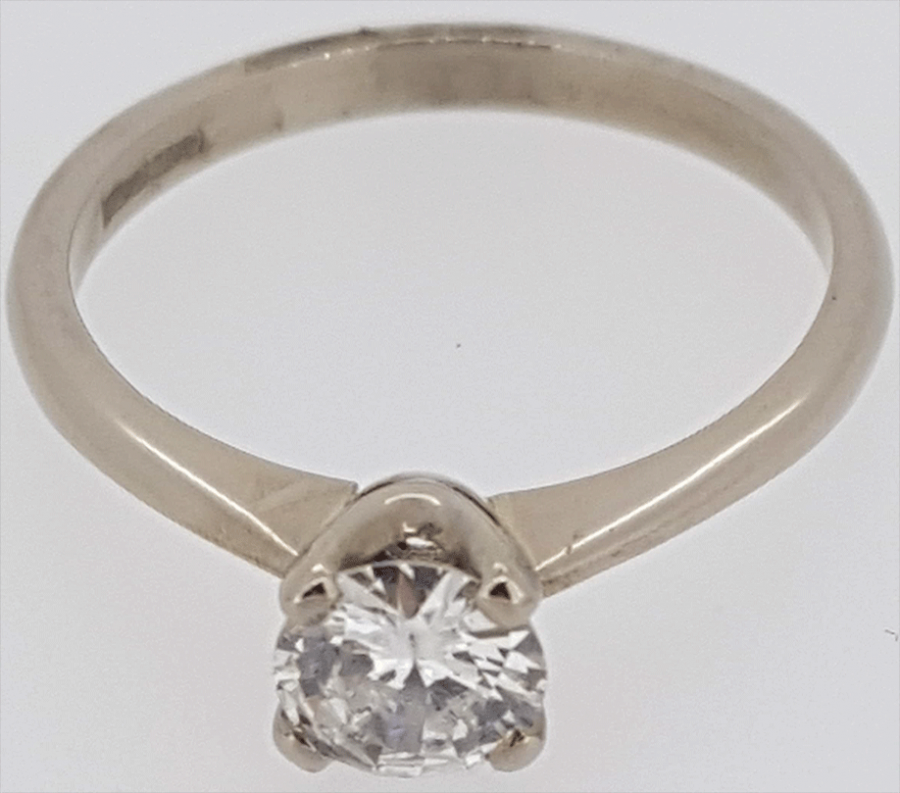 18ct White Gold Diamond Solitaire Ring - Image 2