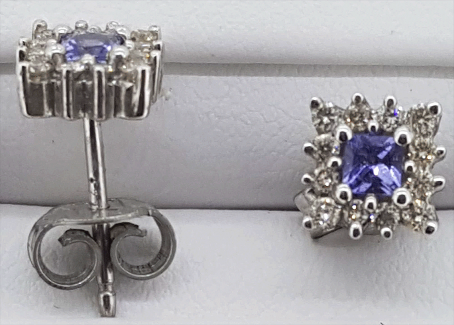 9ct white gold Tanzanite and Diamond square cluster stud earrings - Image 3