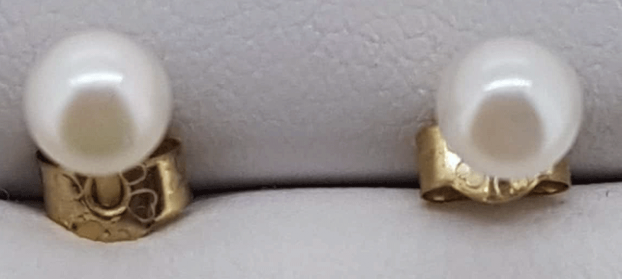 9ct yellow gold small cultured Pearl stud earrings